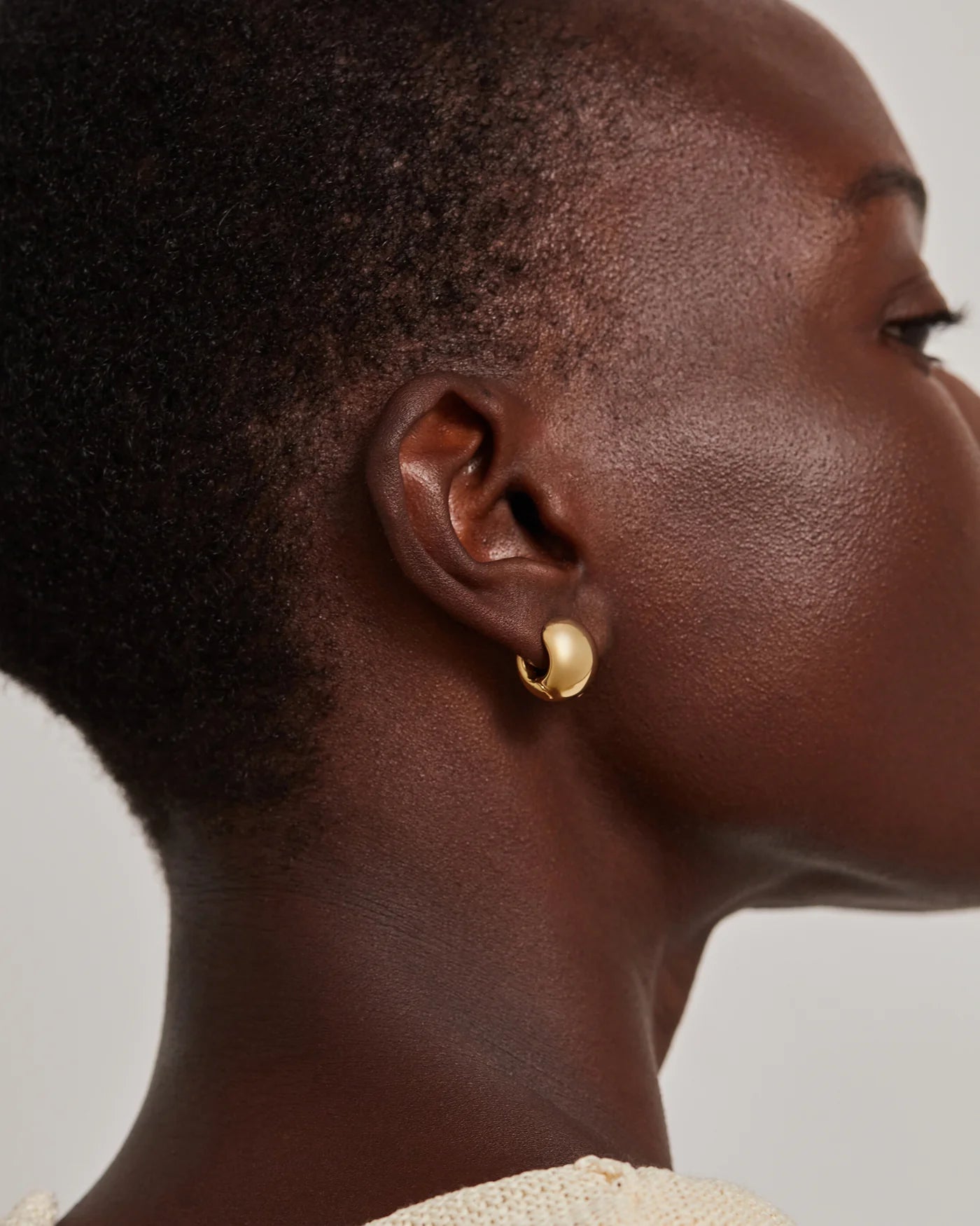 Mini Gemma Hoop Earrings in Gold