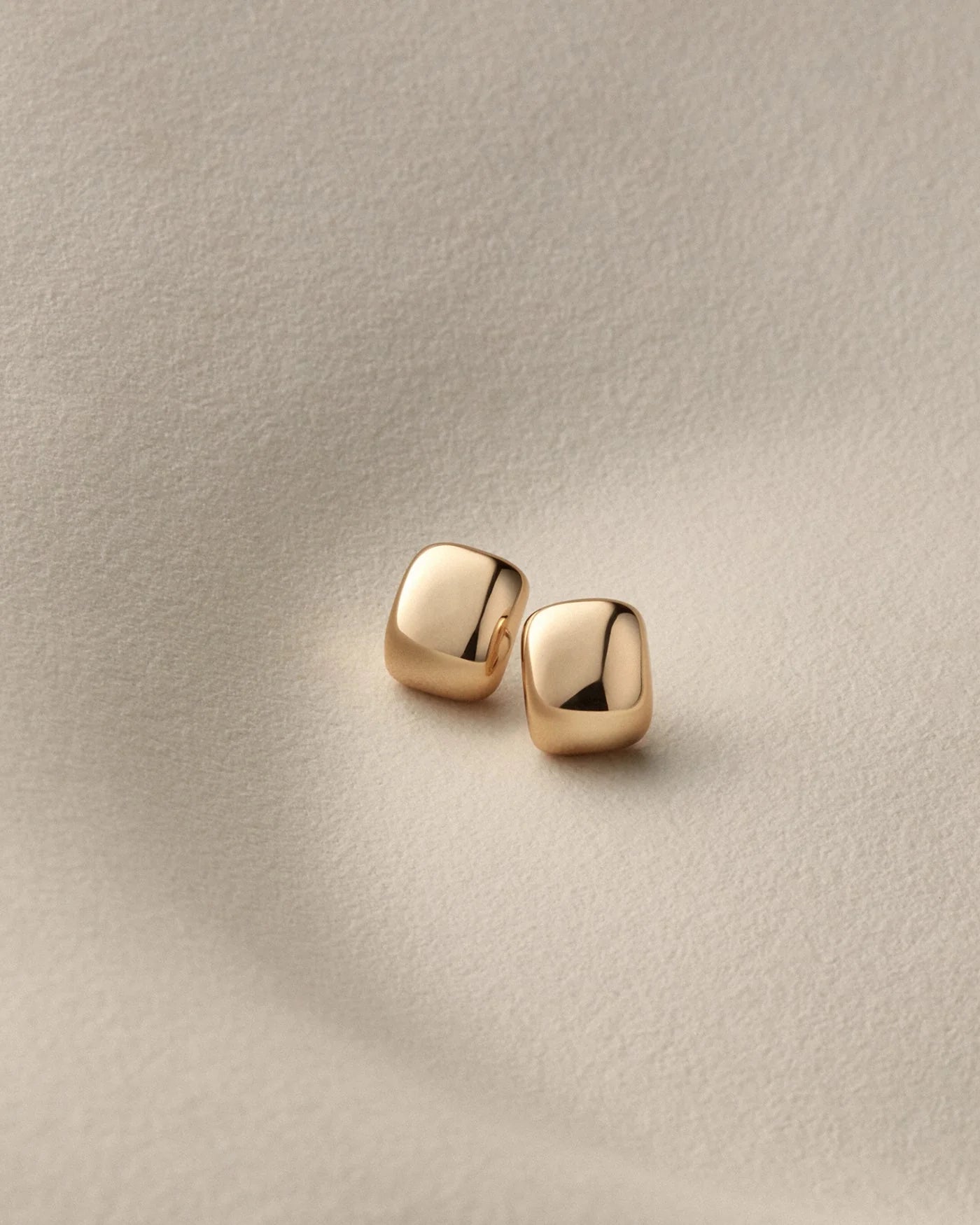 Mini Tate Earrings in Gold