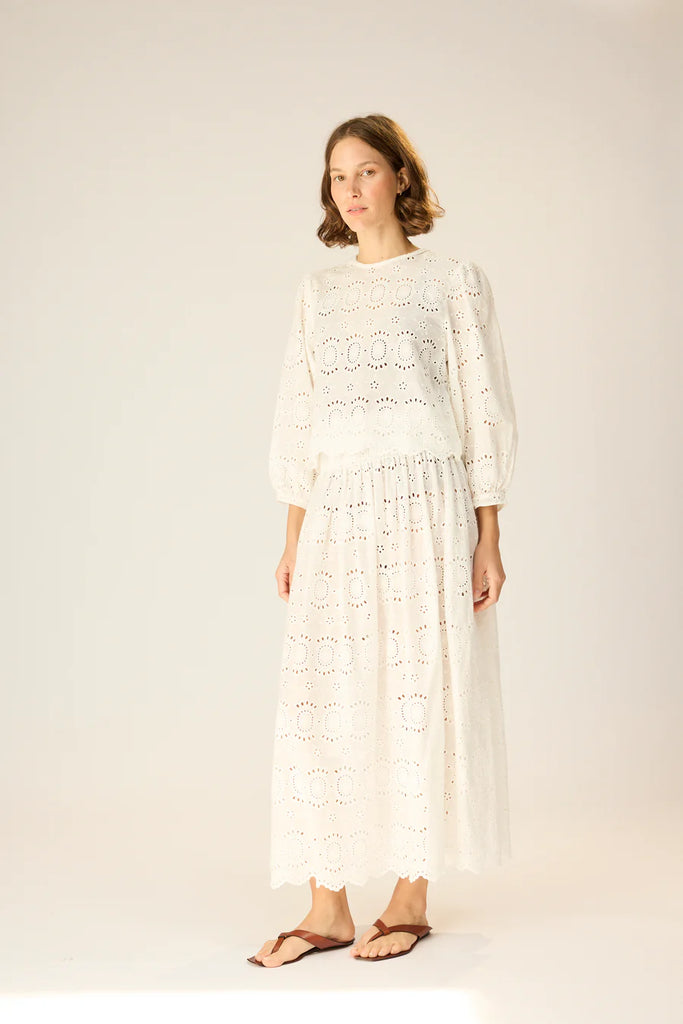 Lisa Top in Medallion Embroiderty Salt