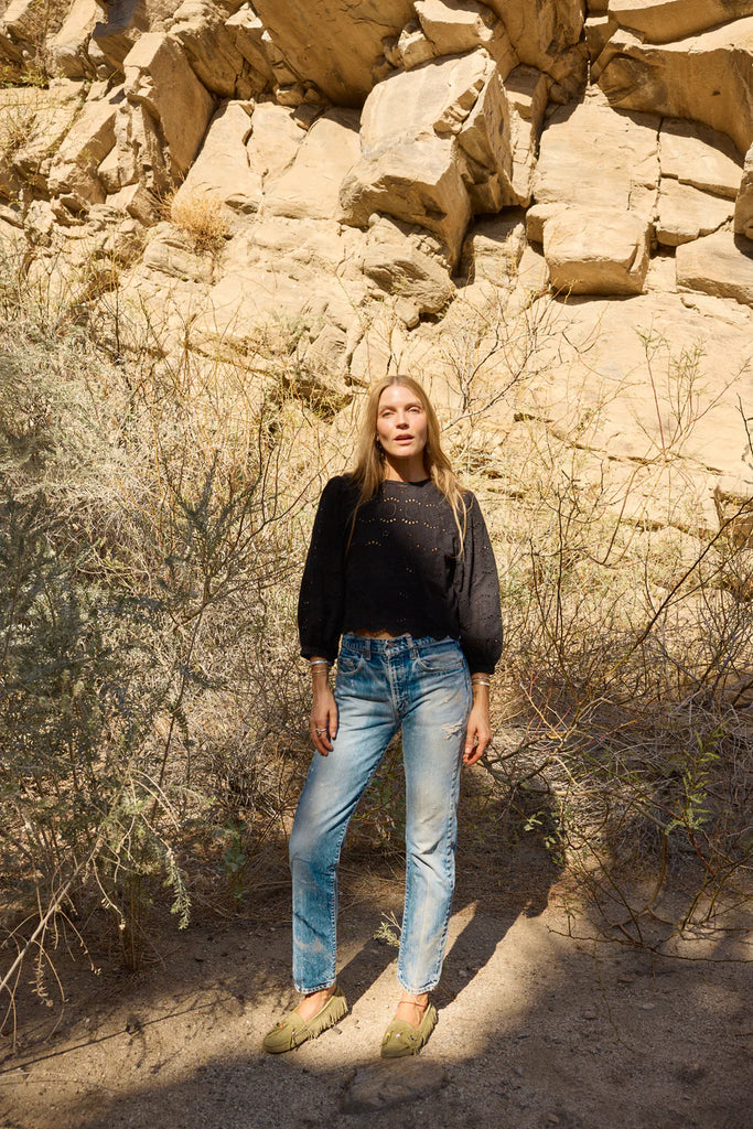 Lisa Top in Medallion Embroidery Black
