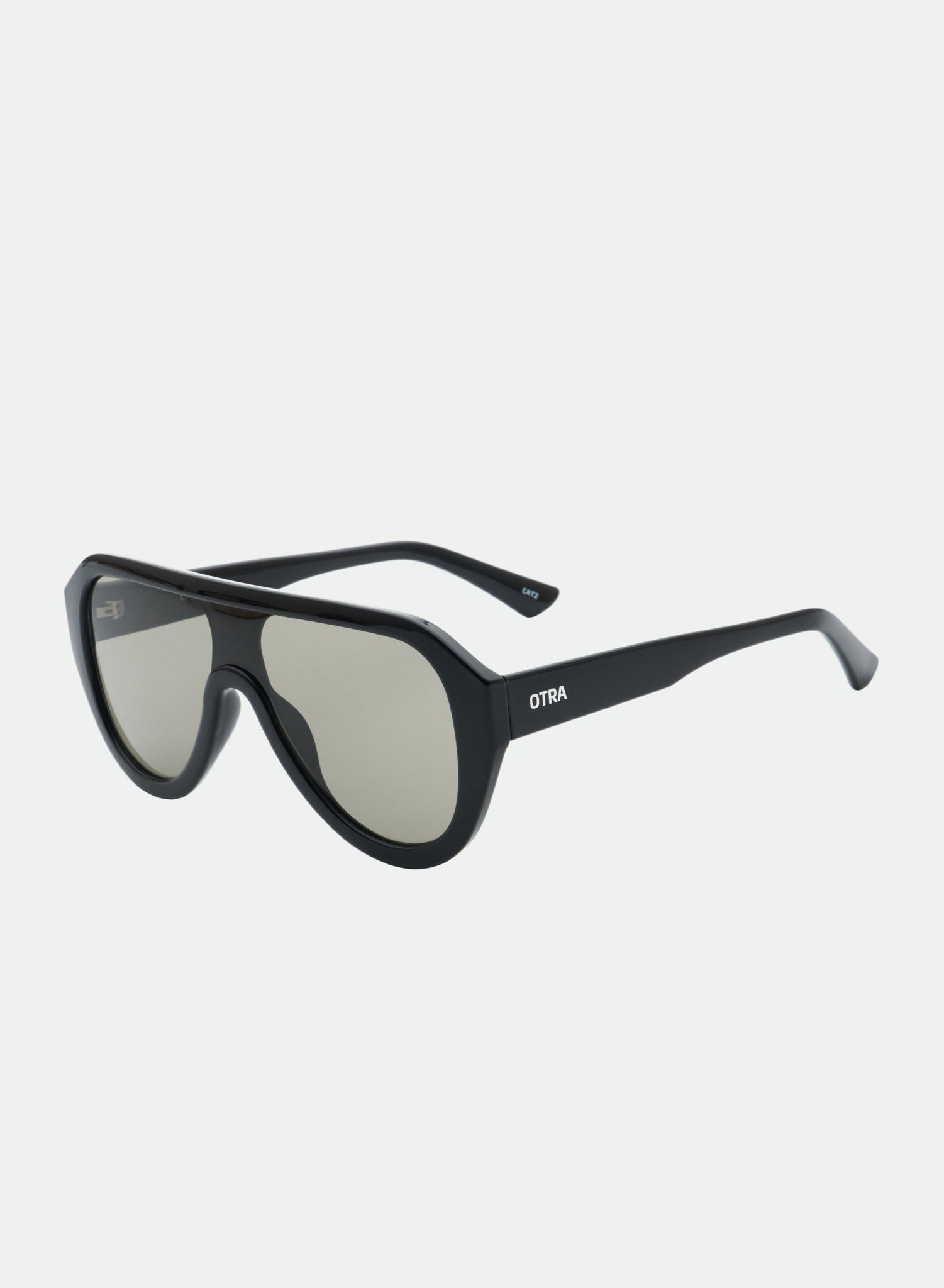 Cameron in Black/Smoke