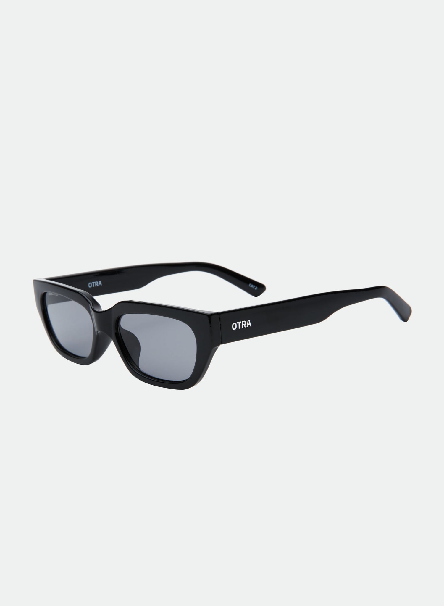 Cato in Black/Smoke