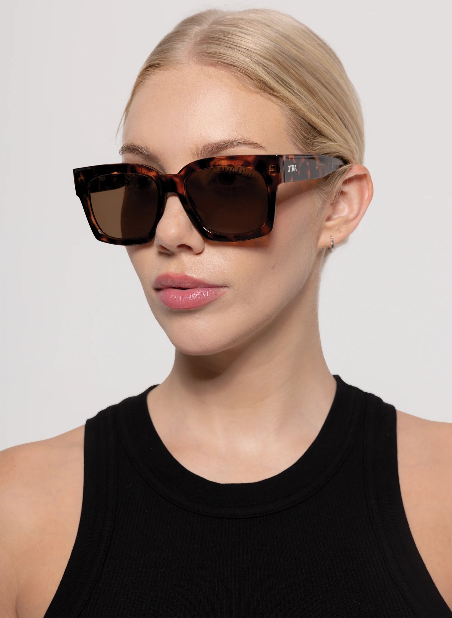 Alba in Tortoiseshell Brown Smoke