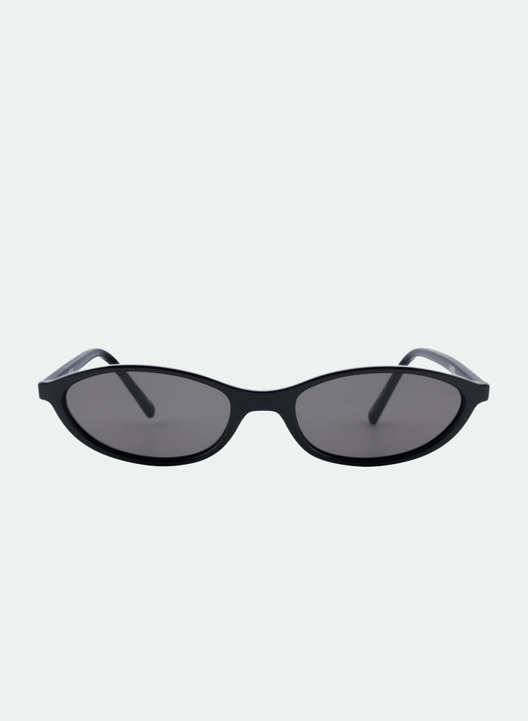Hazel in Black/Smoke