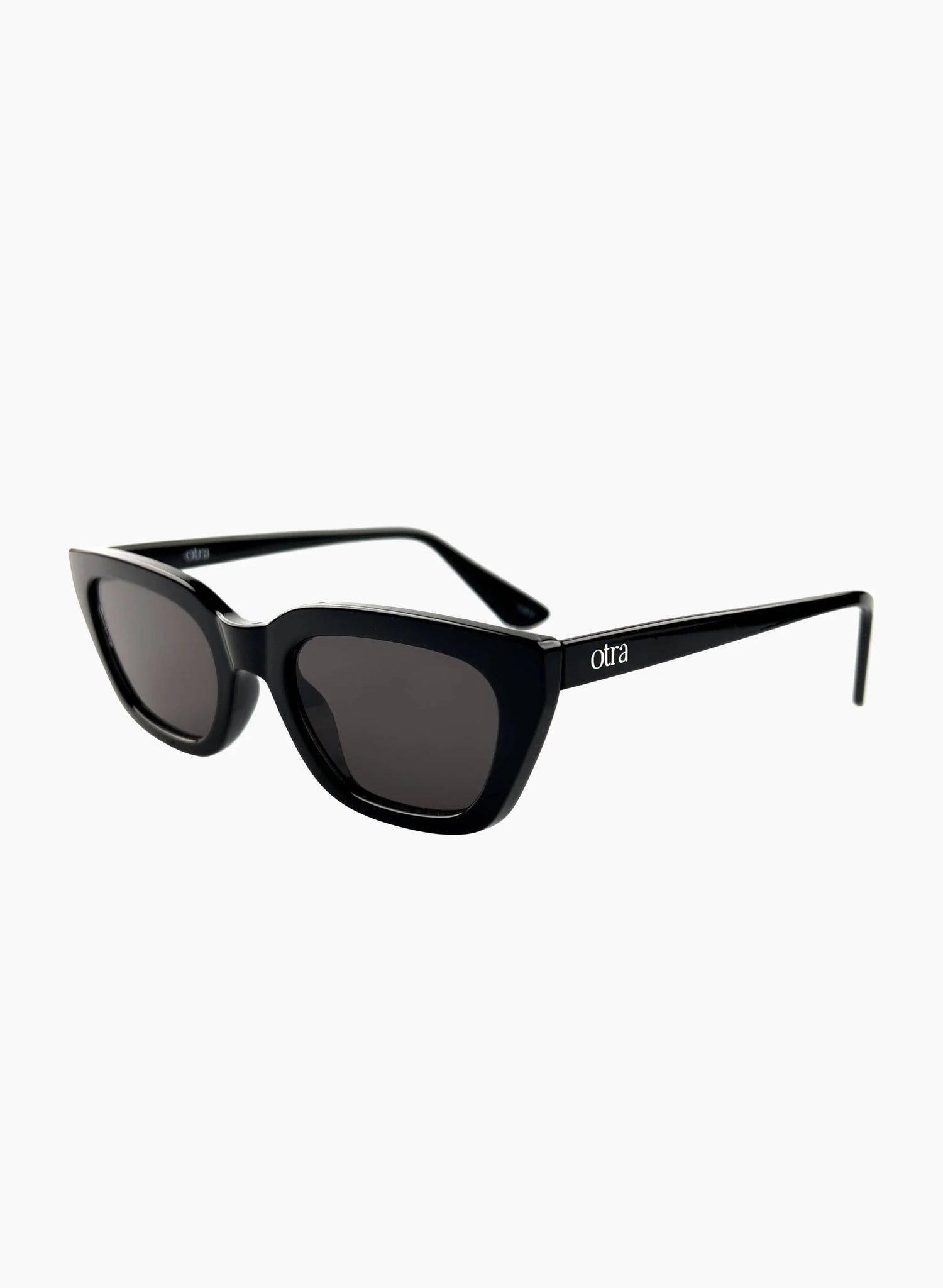 Nove in Black/Smoke