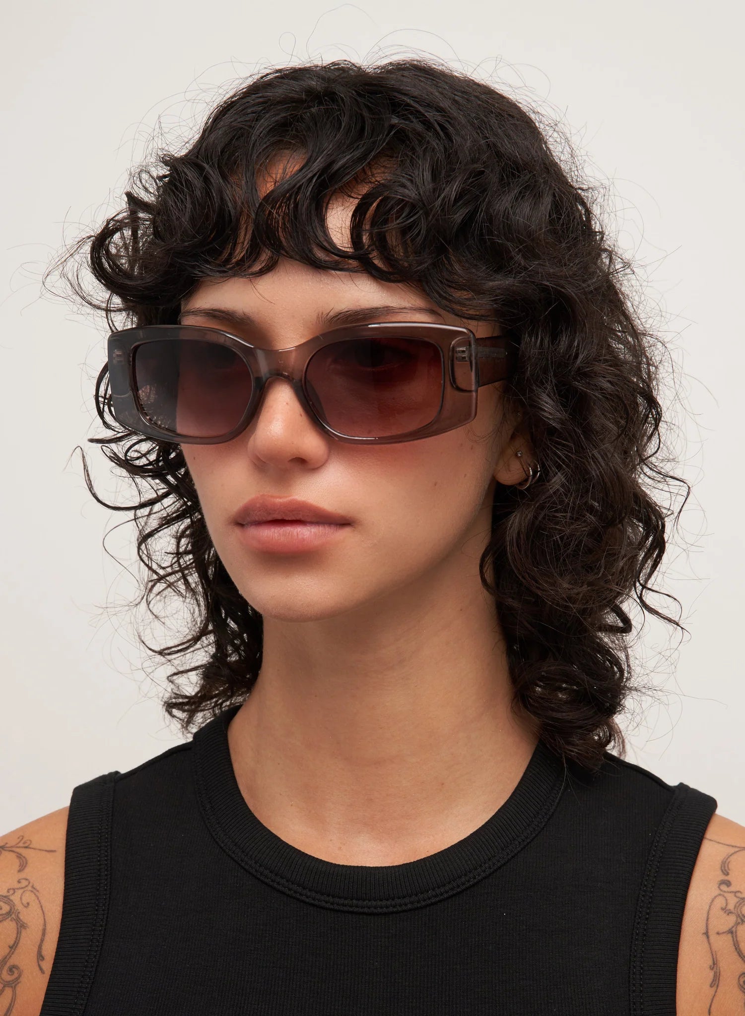 Piper in Transparent Olive