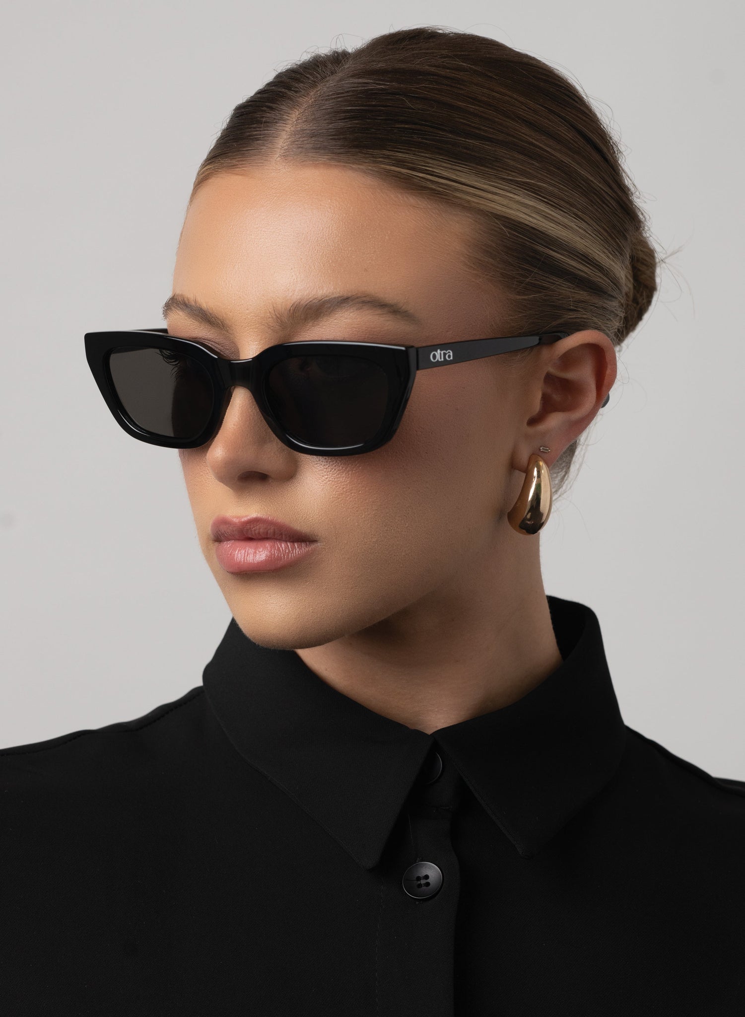 Nove in Black