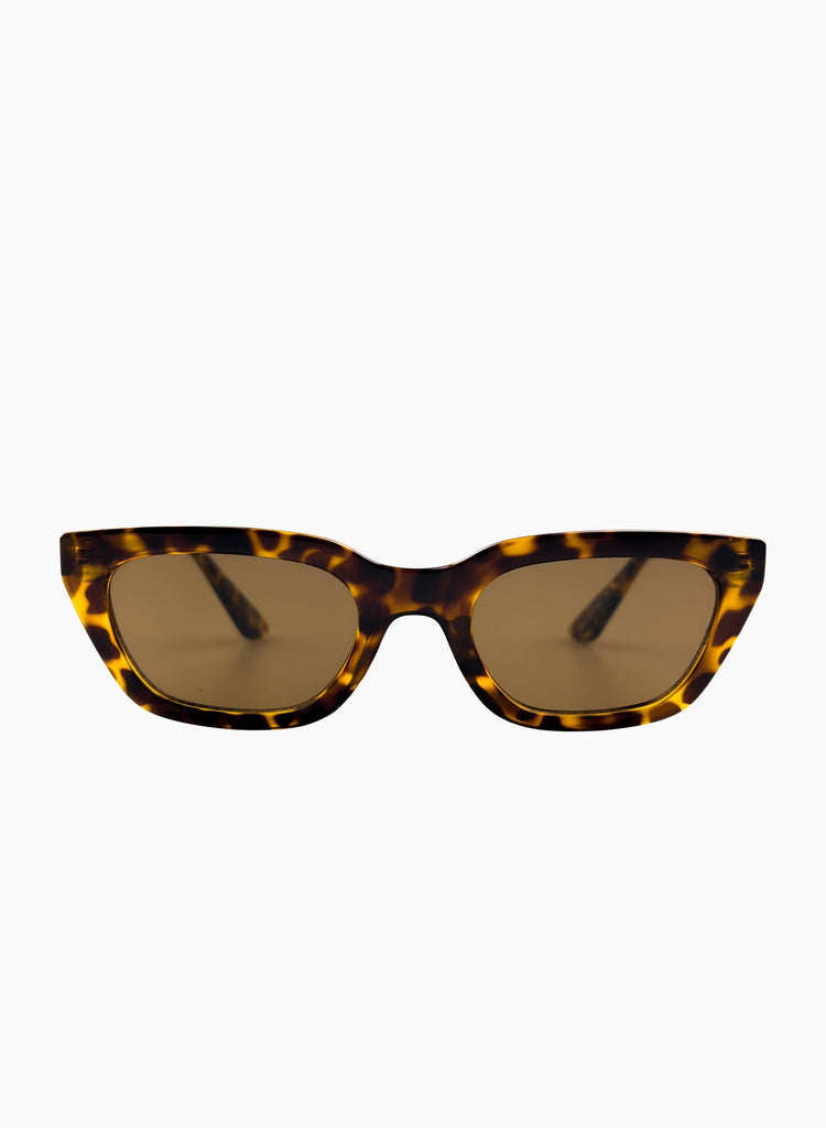 Nove in Tortoiseshell