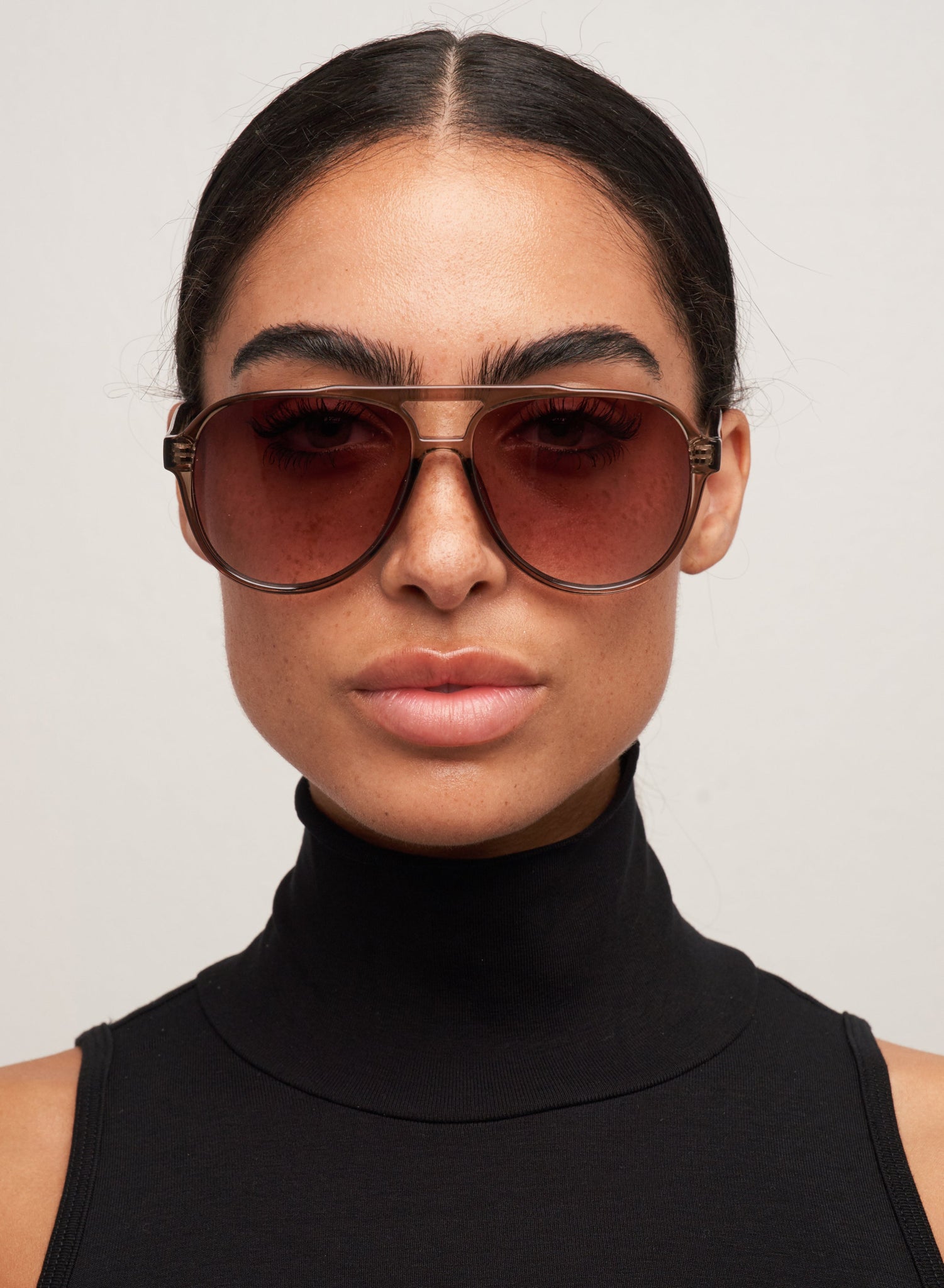Stevie in Transparent Olive/Brown Fade