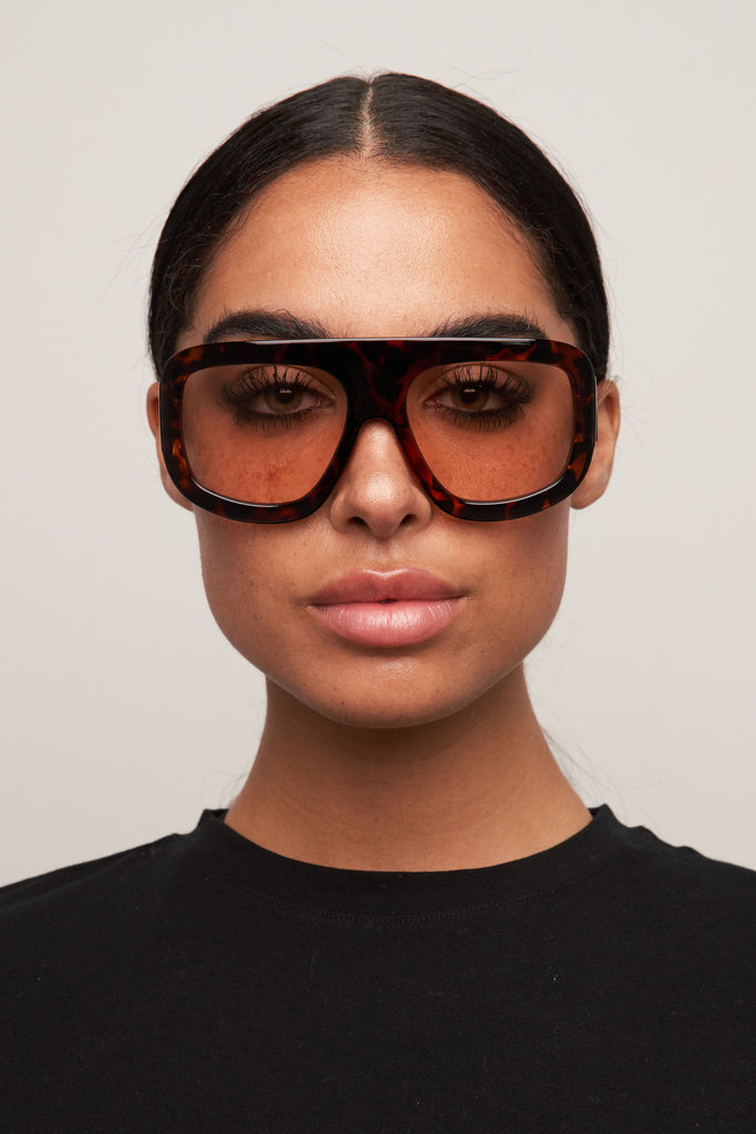 Vail in Tortoiseshell/Pink