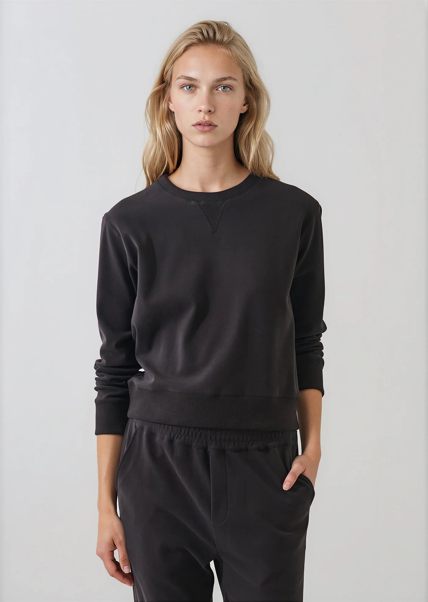 Brushed Pima Cotton Cropped Sweatshirt in Molasses