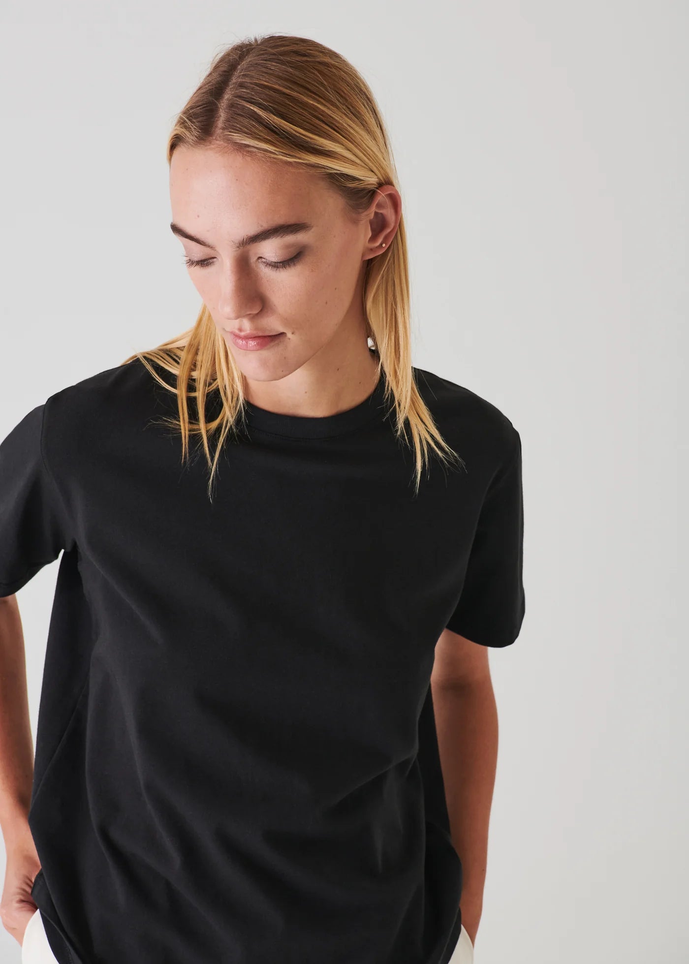 Iconic Pima Cotton Stretch Boyfriend T-Shirt in Black