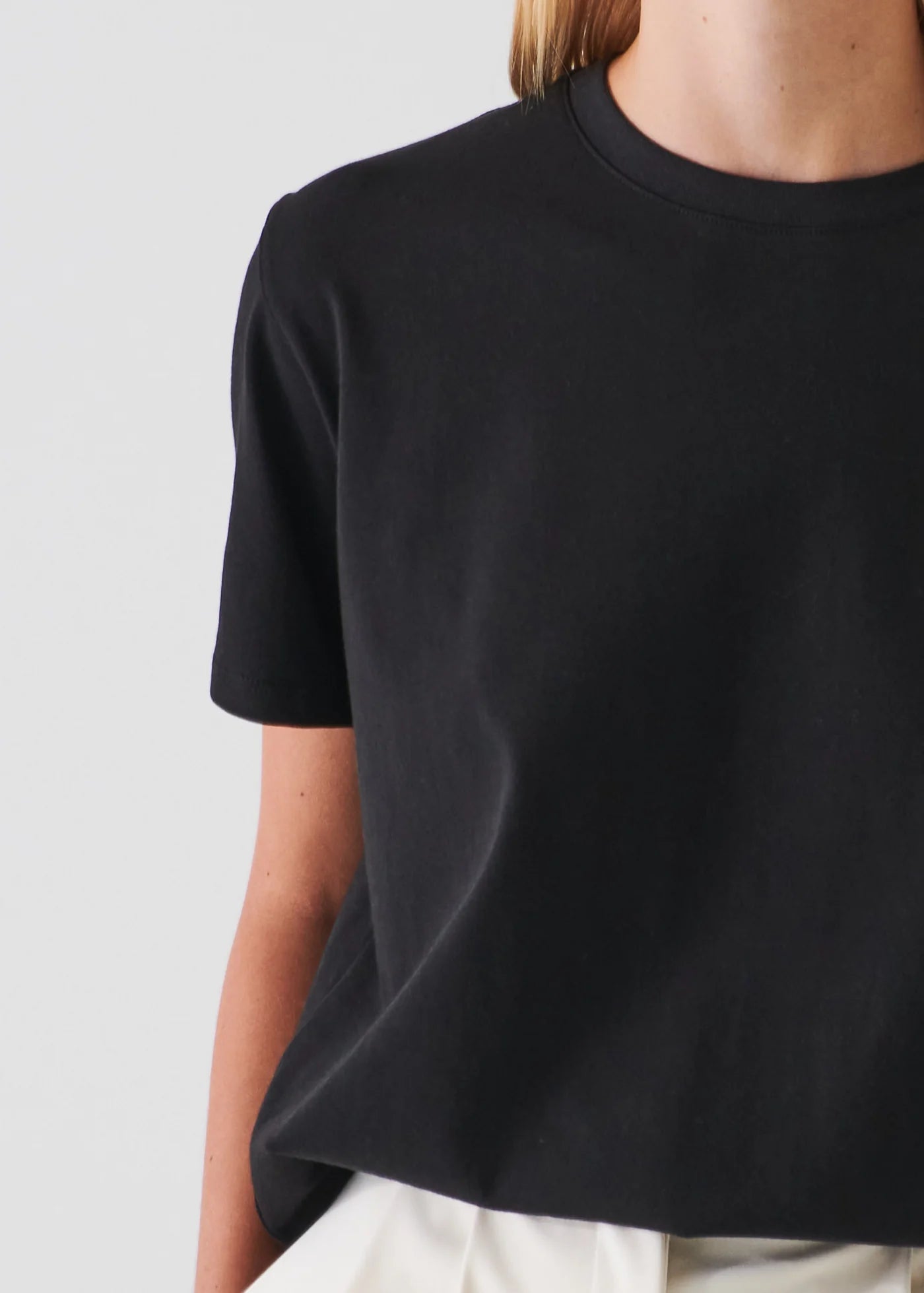 Iconic Pima Cotton Stretch Boyfriend T-Shirt in Black