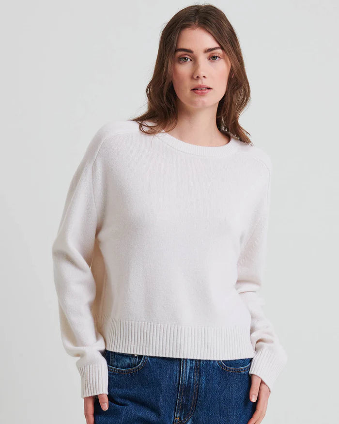 Cashmere Raglan Crew Neck in Off White