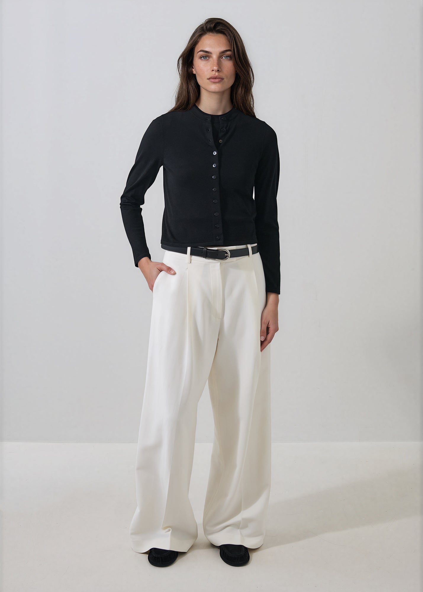 Extrafine Merino Cropped Cardigan in Black