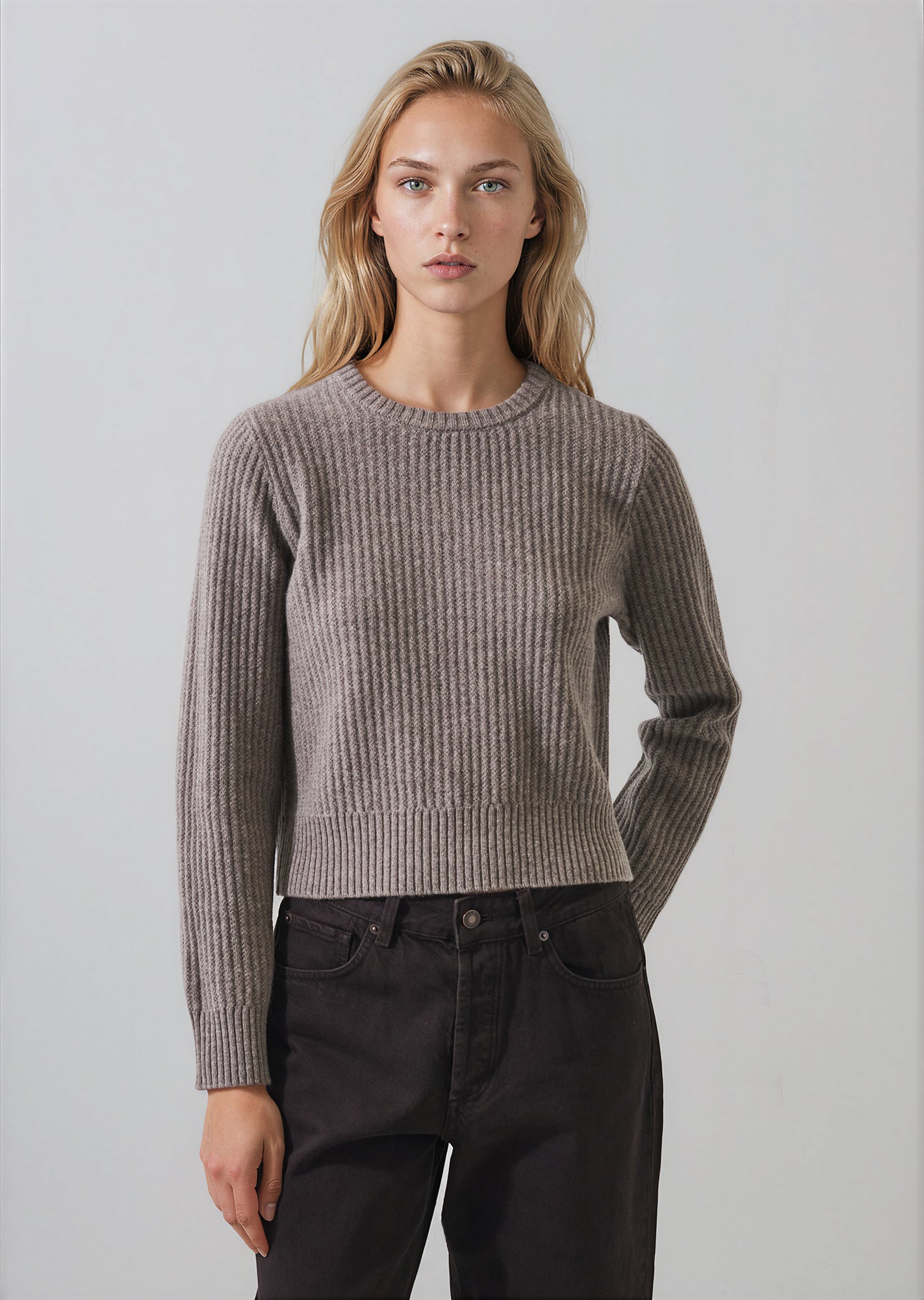 Superfine Wool Cropped Cable Crew in Vapour