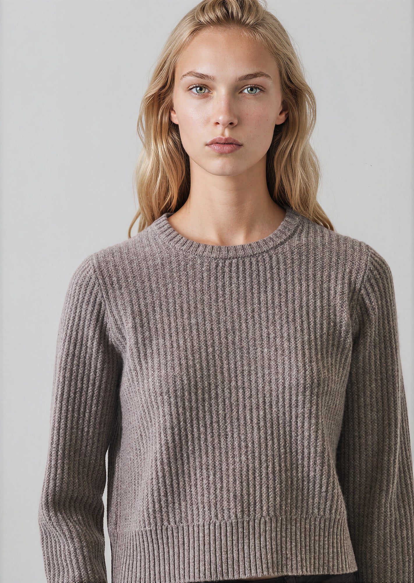 Superfine Wool Cropped Cable Crew in Vapour