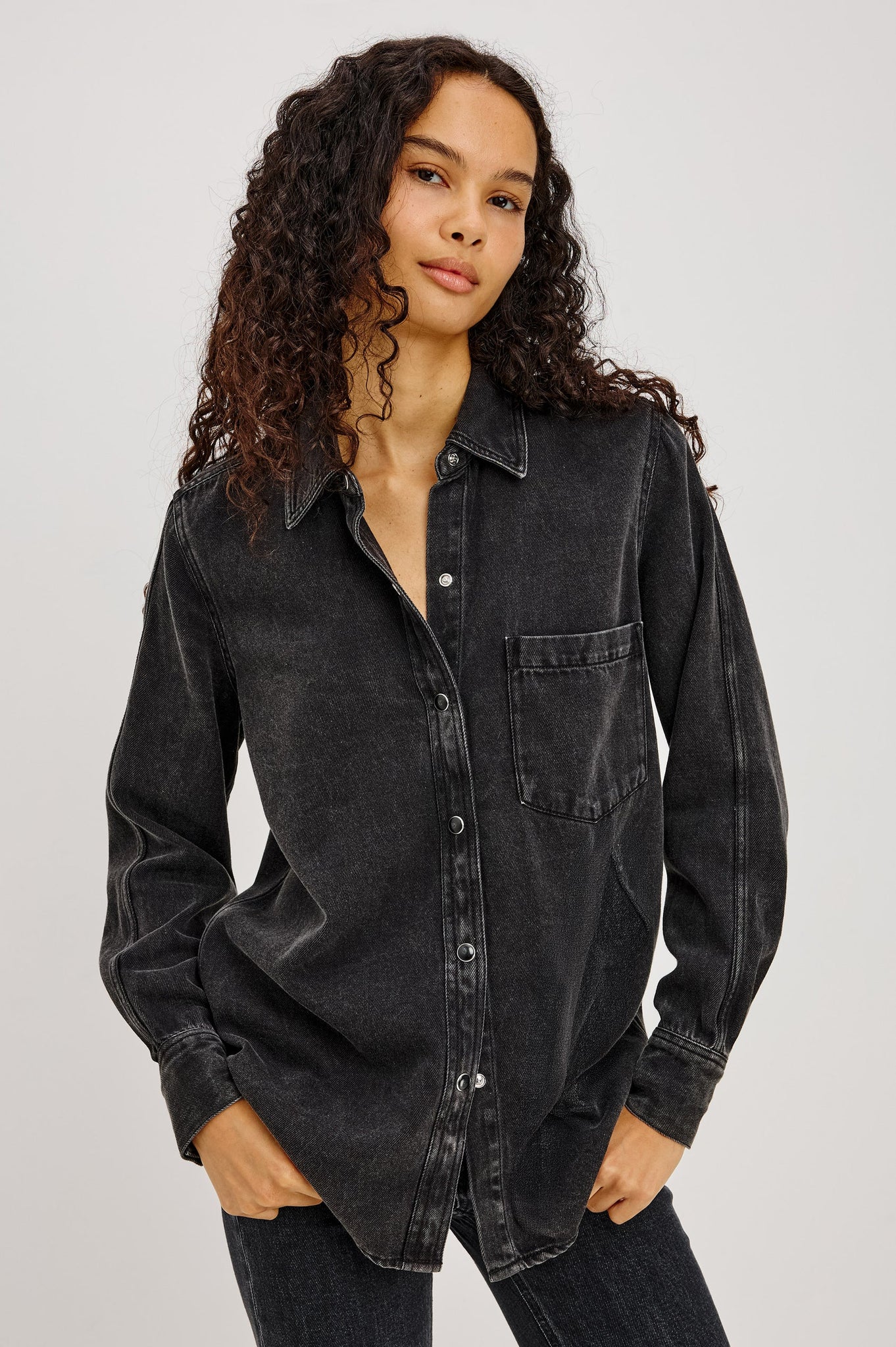 Atticus Shirt in Washed Black