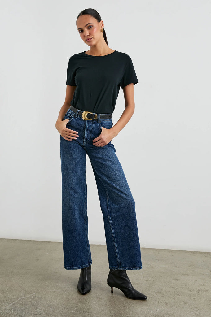 Classic Crew Neck T-Shirt in Black