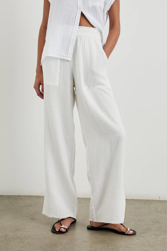 Leon Pant in White