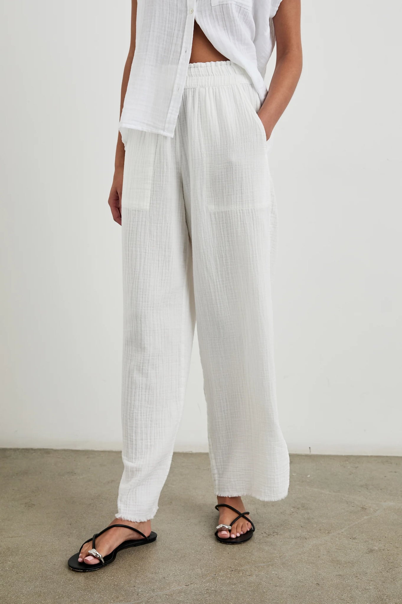 Leon Pant in White