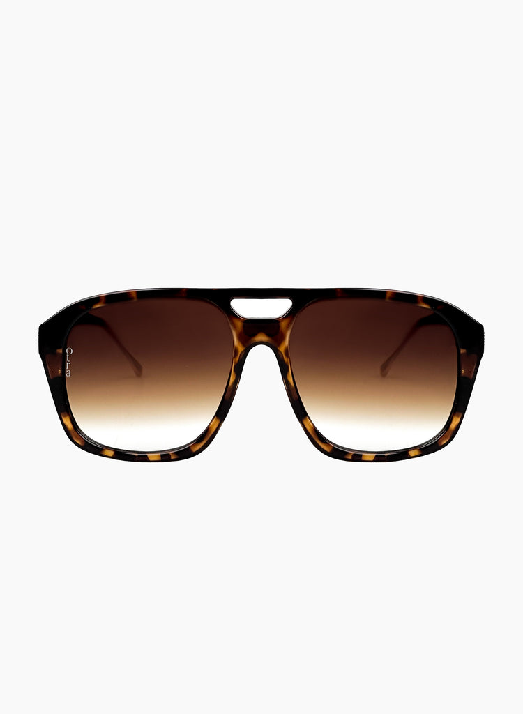 Reina in Tortoiseshell