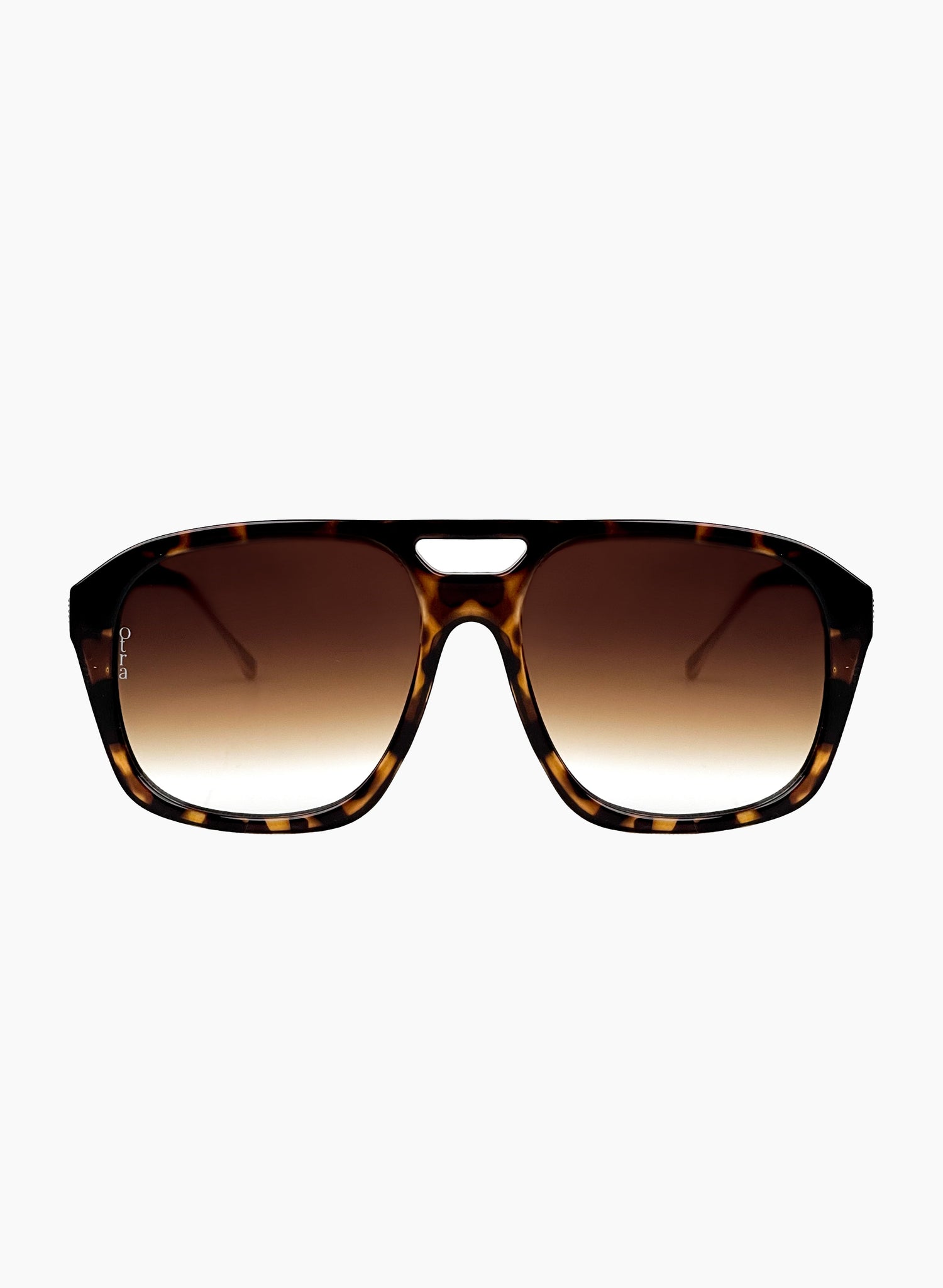 Reina in Tortoiseshell