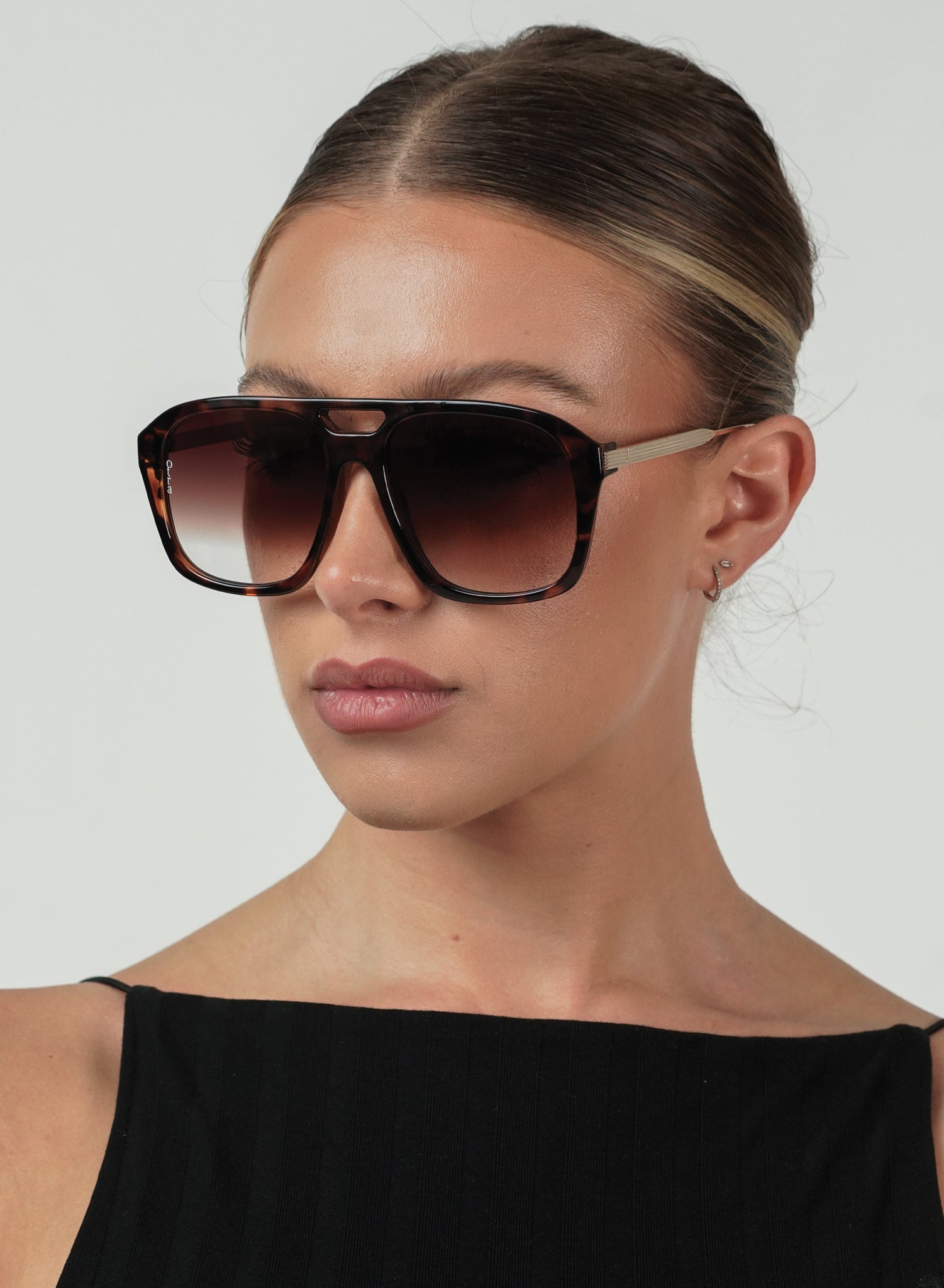 Reina in Tortoiseshell