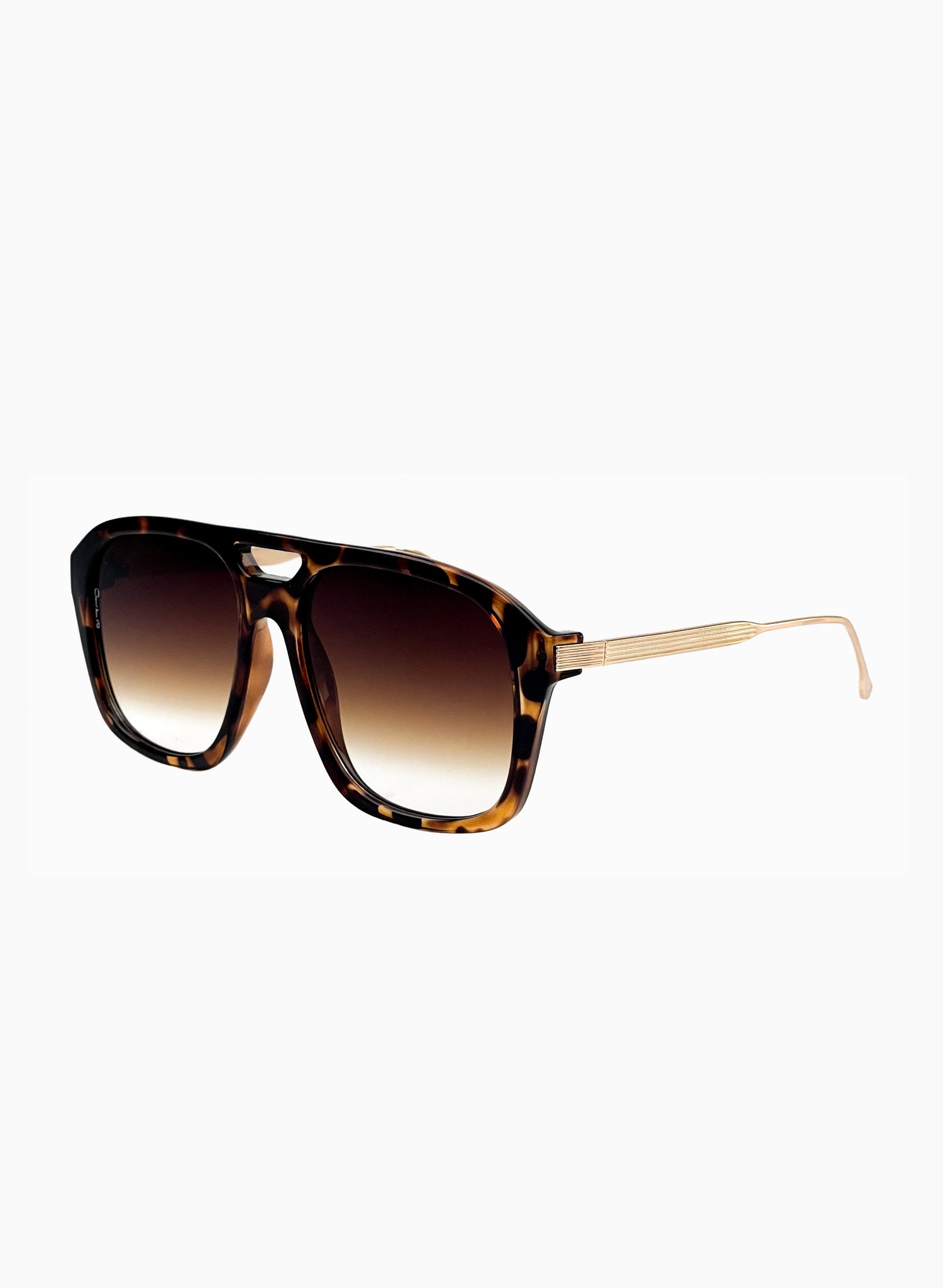 Reina in Tortoiseshell