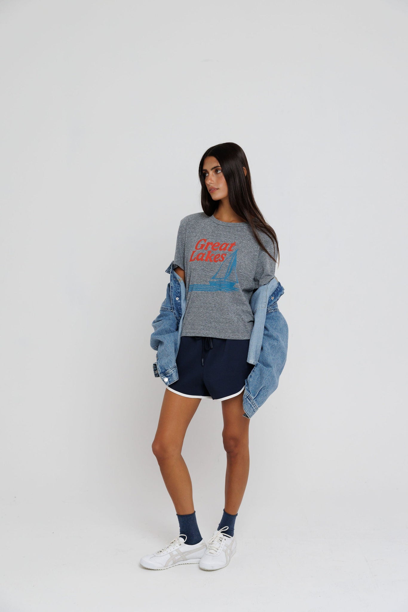 Great Lakes Sailboat Everyday Tee in Heather Grey