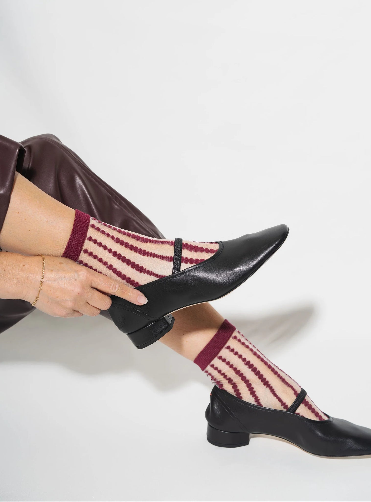 Sheer Bubble Socks in Merlot
