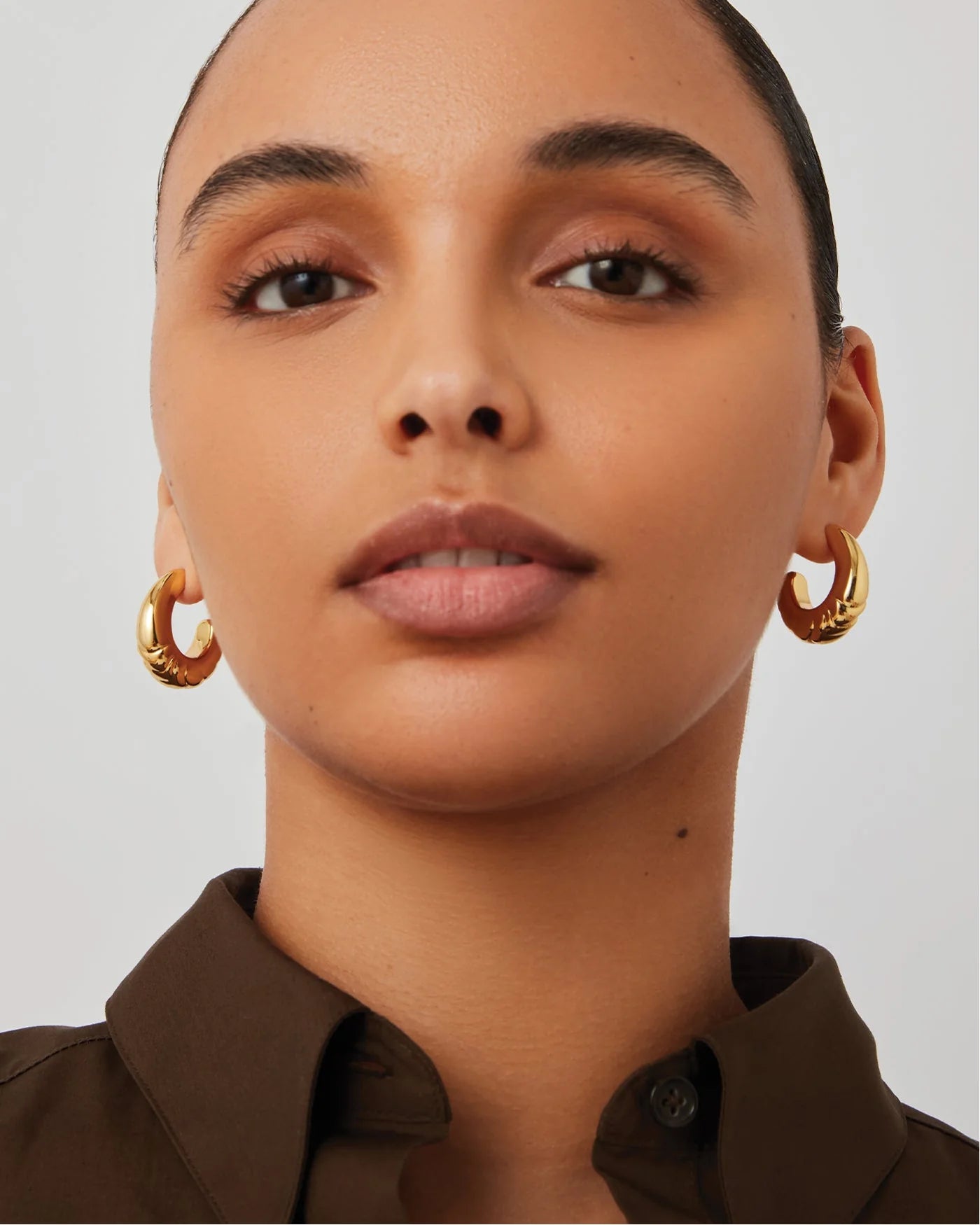 Slim Nelle Hoop Earrings in Gold