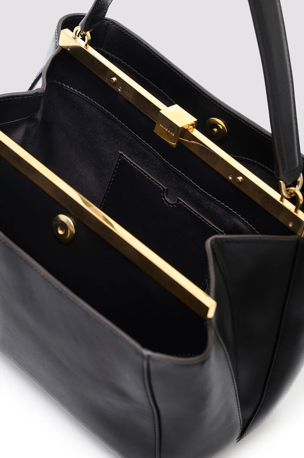Small Anine Avenue Bag Grained Leather in Black