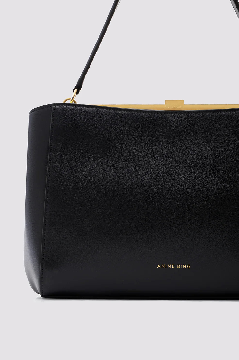 Small Anine Avenue Bag Grained Leather in Black