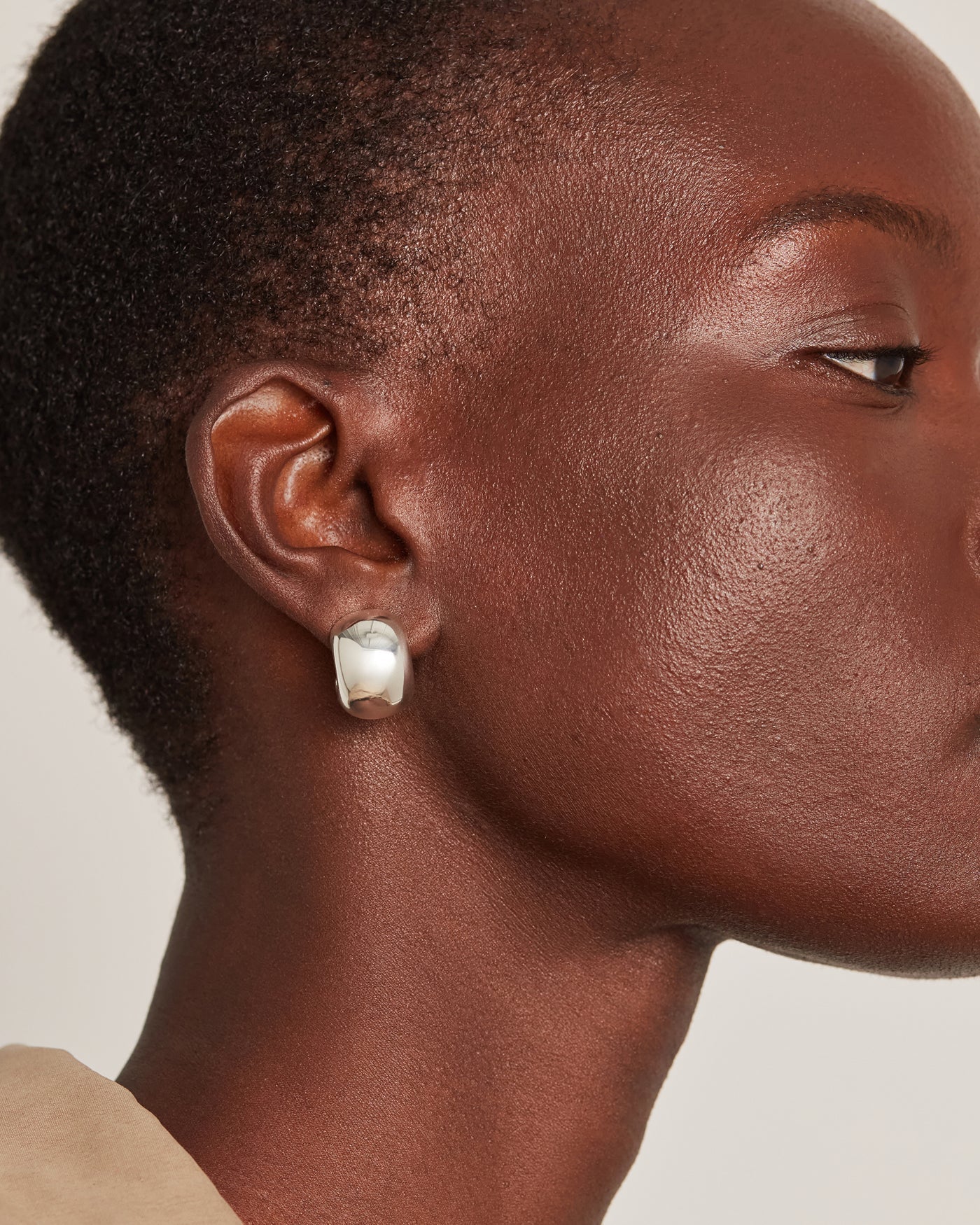 Small Gemma Hoop Earrings in Silver