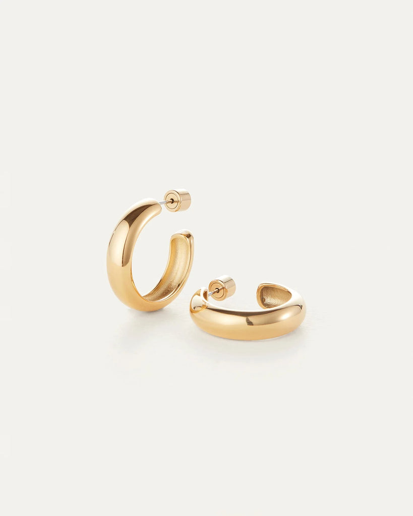 Staple Hoop Earrings Medium in Gold