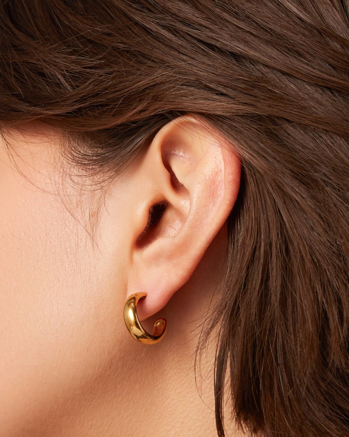 Staple Hoop Earrings Small in Gold