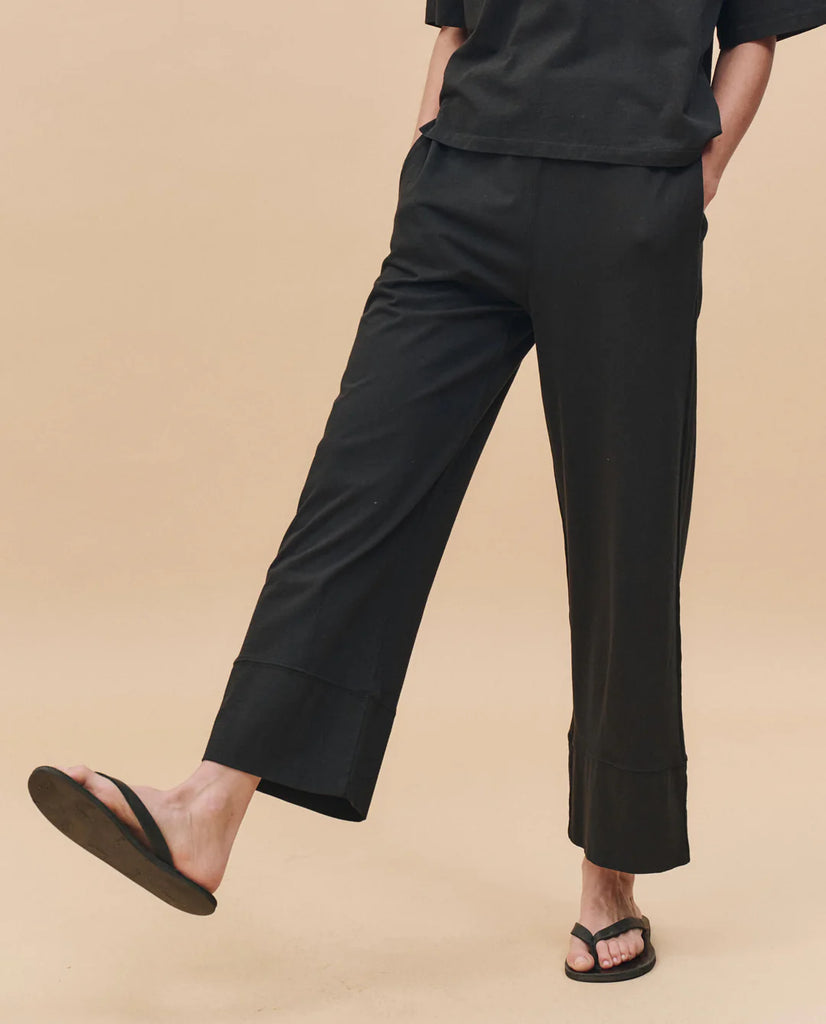 The Jersey Win Pant. Almost Black