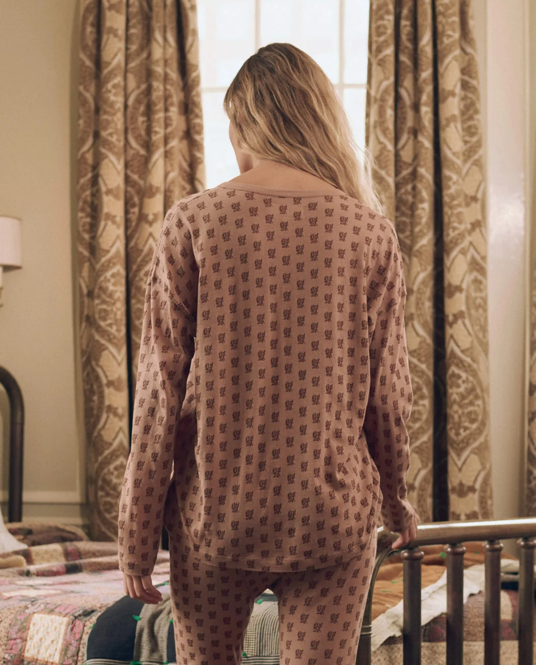 The Slouch Sleep Henley. Rose Print