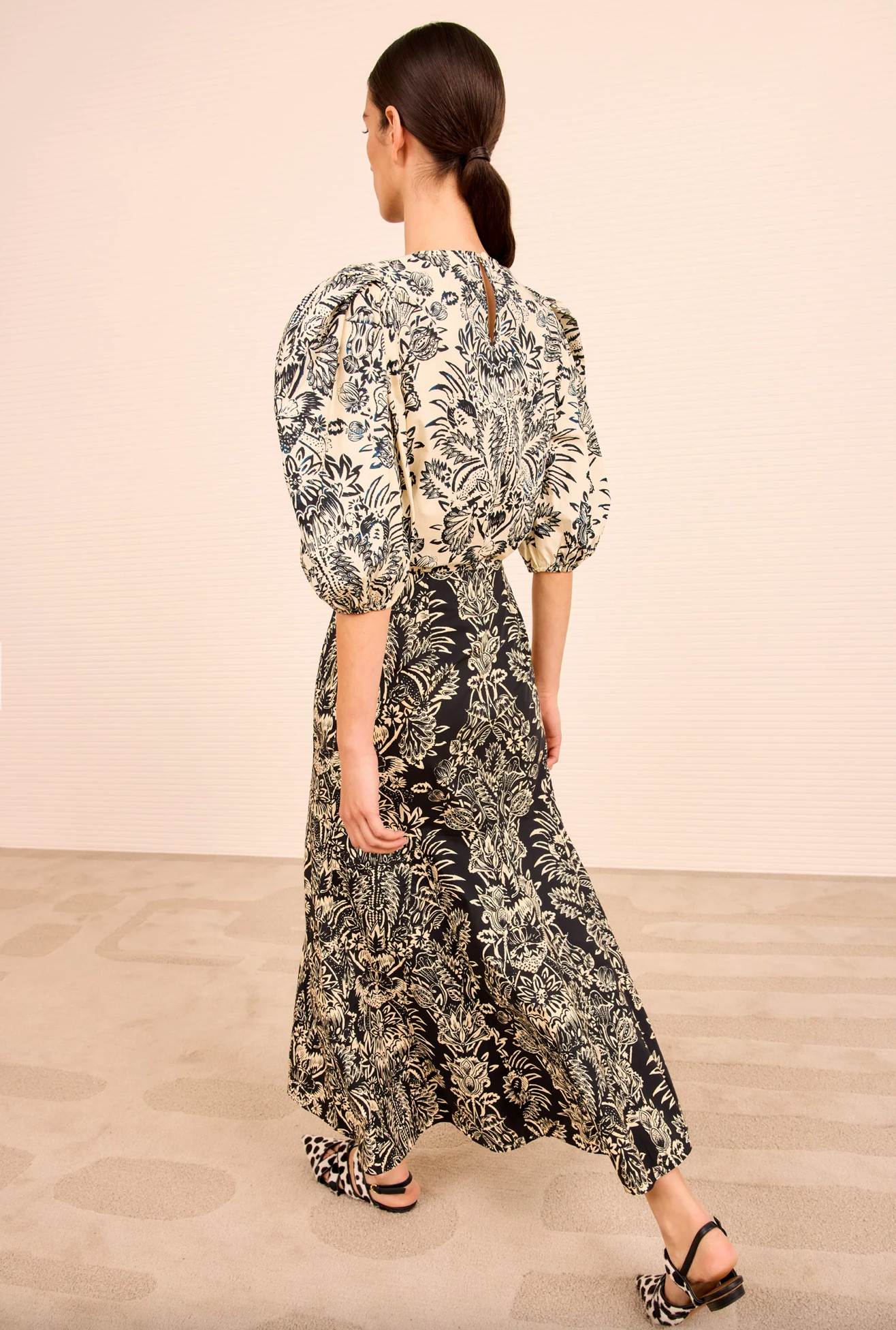 Clarisse Trumpet Midi Skirt in Noir Flora