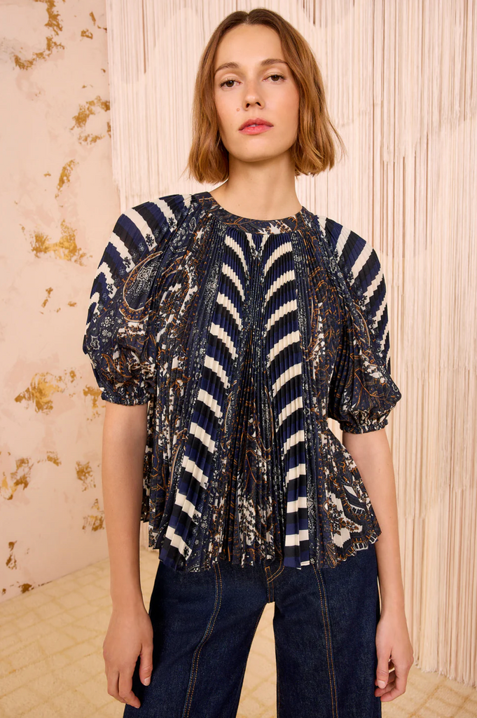 Dafne Pleated Short Sleeve Blouse in Eclipse
