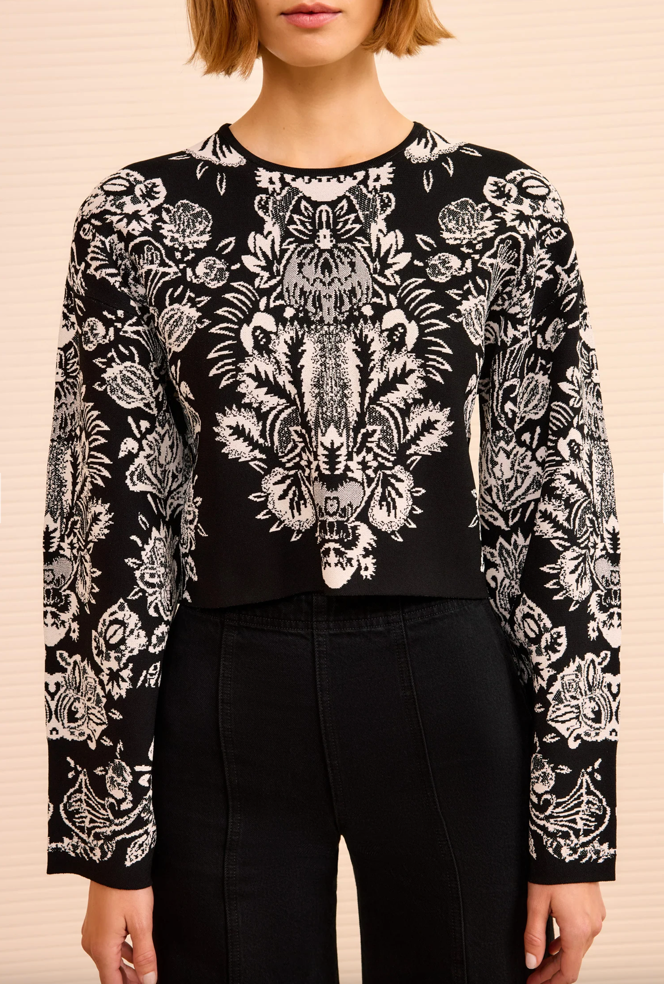 Elisa Long Sleeve Jacquard Pullover in Noir