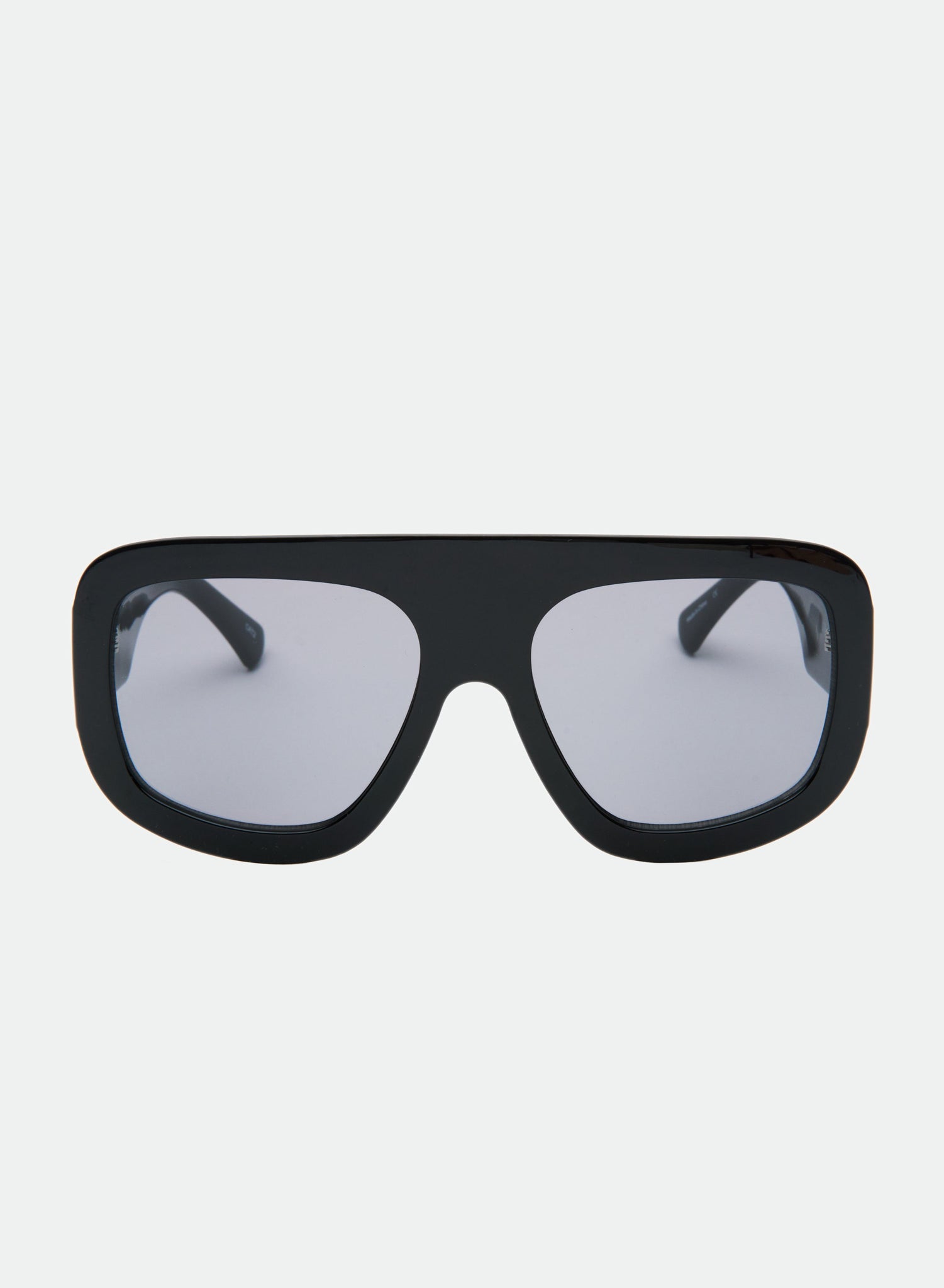 Vail in Black/Smoke