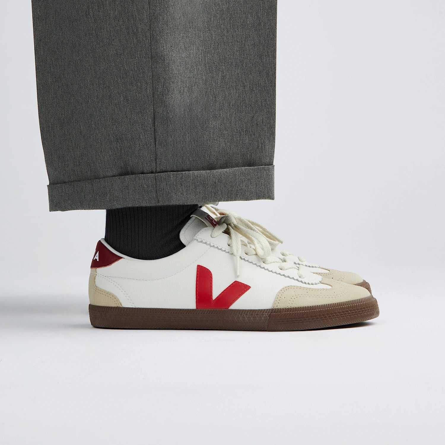 Volley Leather White Pekin Bark