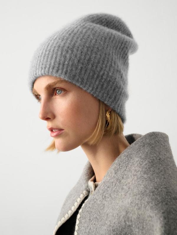 Cashmere Plush Rib Beanie in Grey Heather