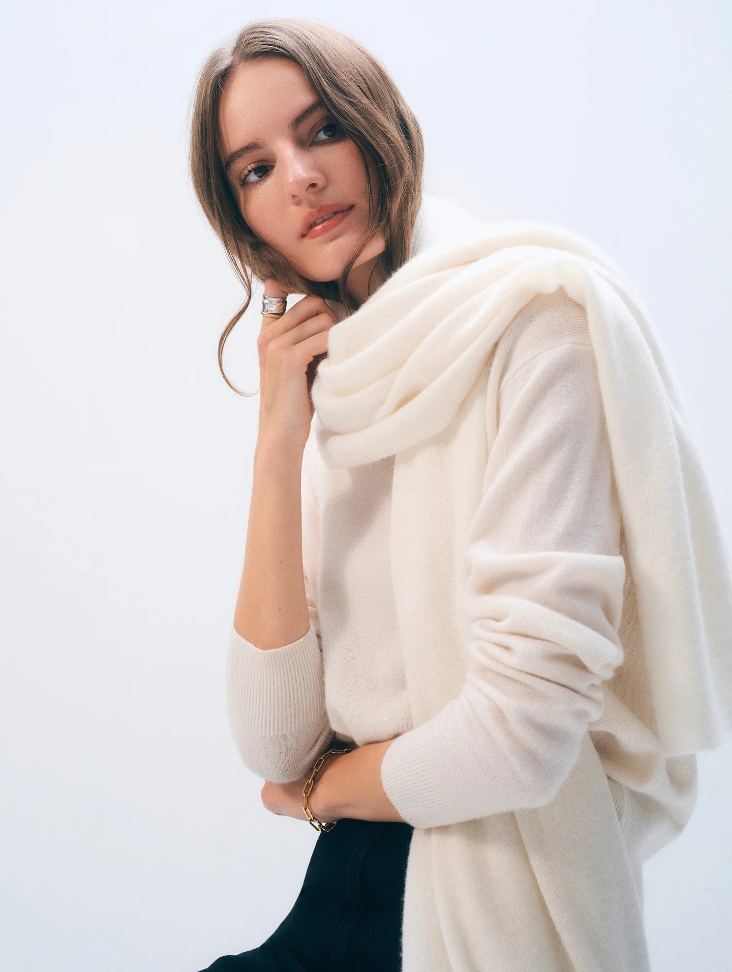 Cashmere Colorblock Travel Wrap in Black/Dark Umber