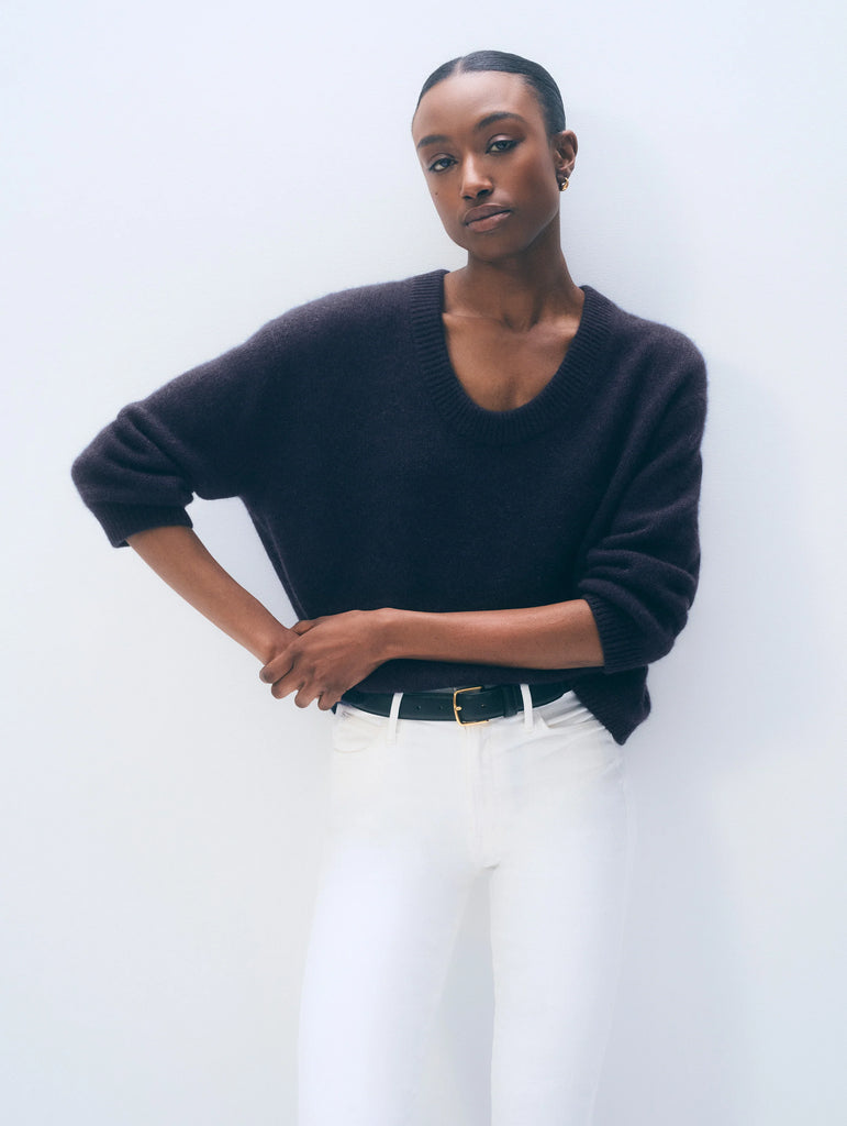Featherweight Cashmere Scoop Tee in Deep Navy