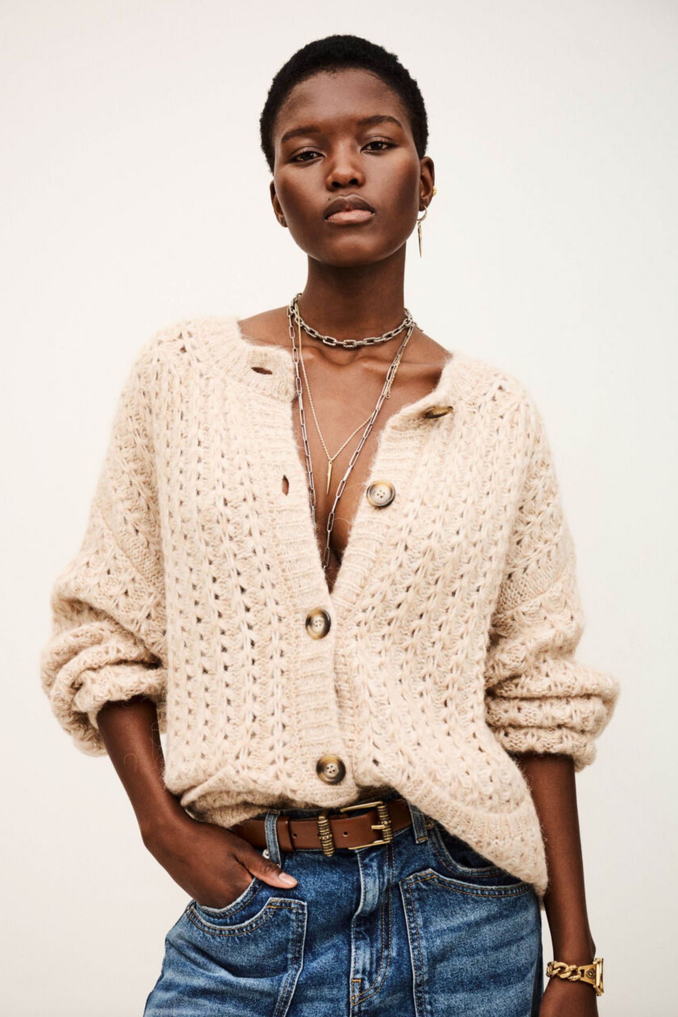 Bosic Cardigan. Beige