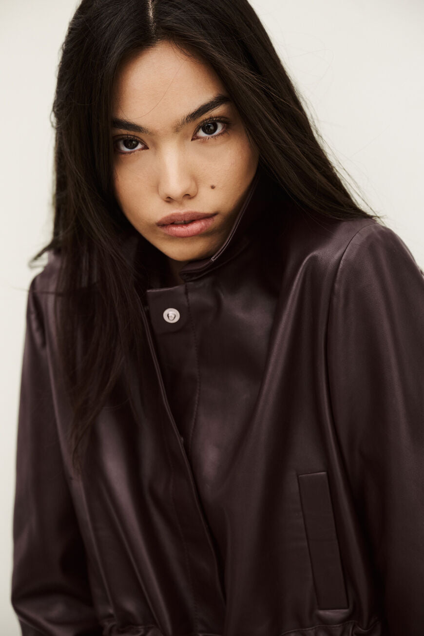 Manita Cropped Leather Jacket. Prune