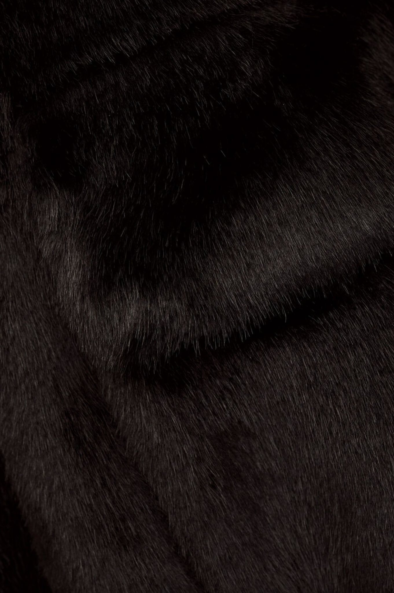 Paros Short Coat. Noir